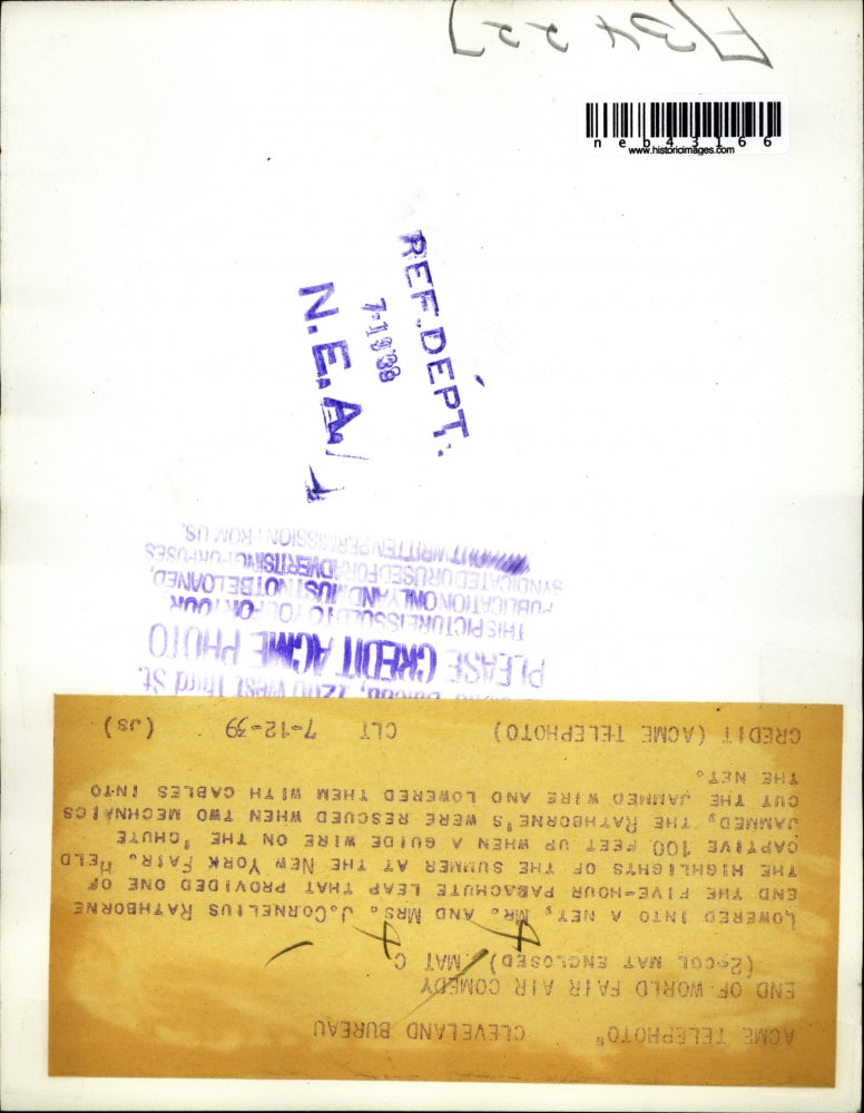 1933 Press Photo Mr.& Mrs.J.Cornelius Rathborne end five hour parachute leaf