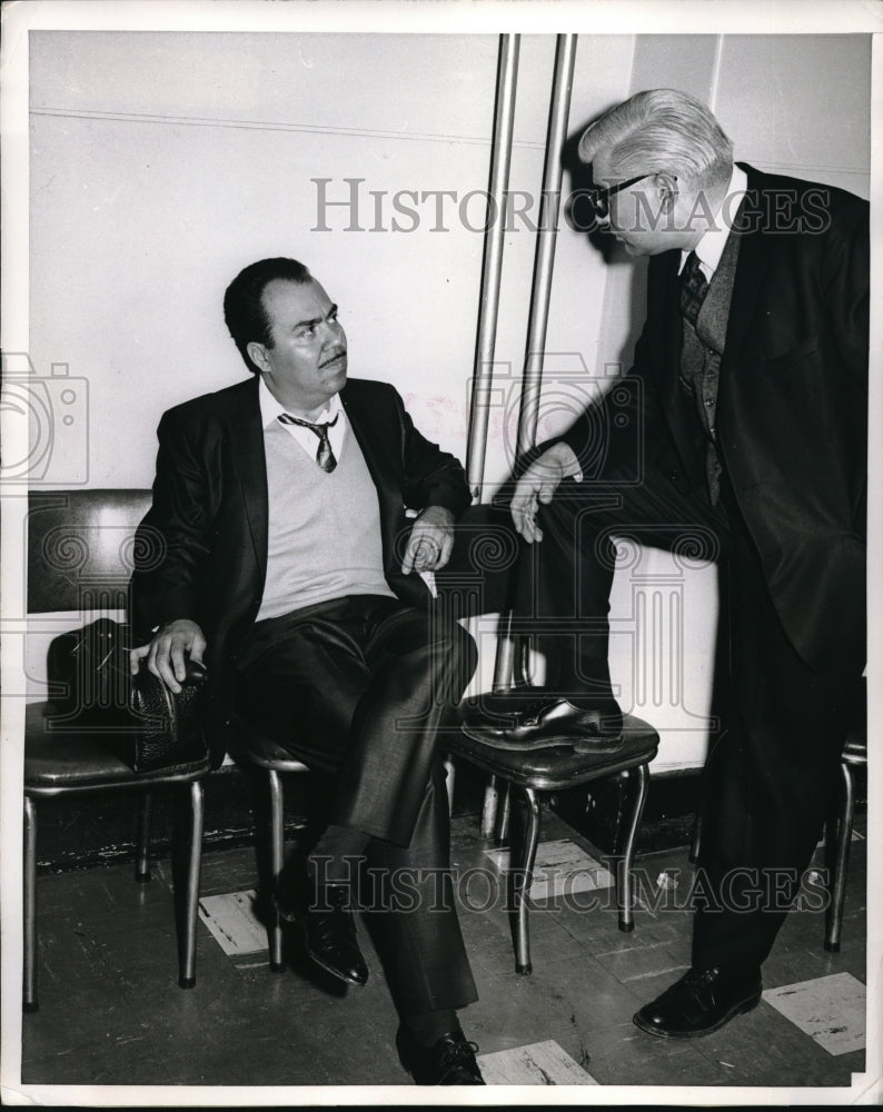 1966 Press Photo Dr.Ricardo Izquierdo of St.Francis Hosp. and Dr. Harvey Barnett- Historic Images