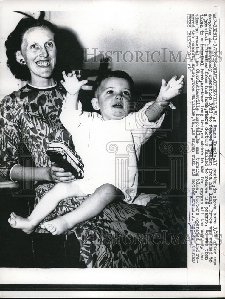 1958 Press Photo tot Bruce Tuggle after surgery to remove peanut from his lung- Historic Images