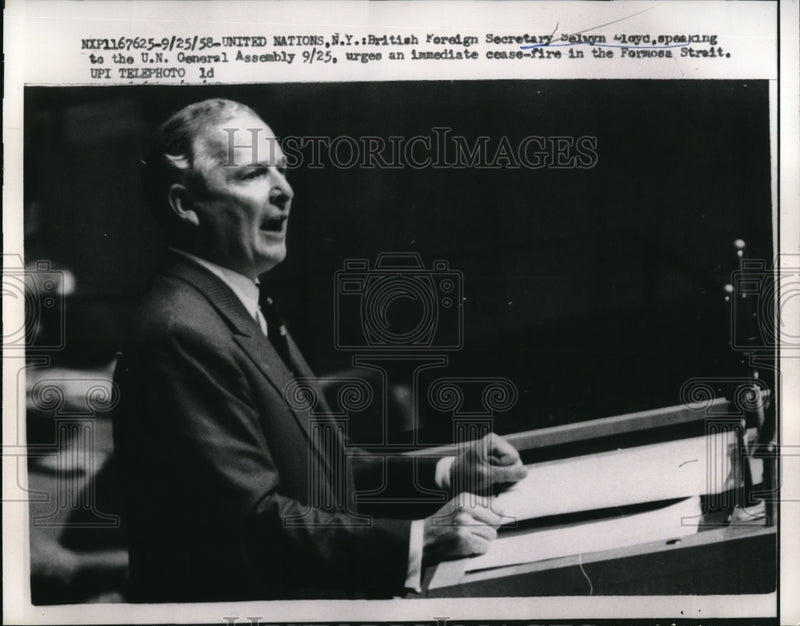 Load image into Gallery viewer, 1958 Press Photo NYC, UN British For. Sec Selwyn lloyd at general Assembly

