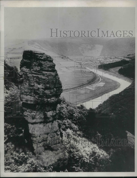 1934 Press Photo Aerial view of Saar River at Serrig, Germany- Historic Images