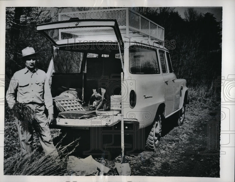 Load image into Gallery viewer, 1962 Press Photo US Department of Agriculutre Explorers
