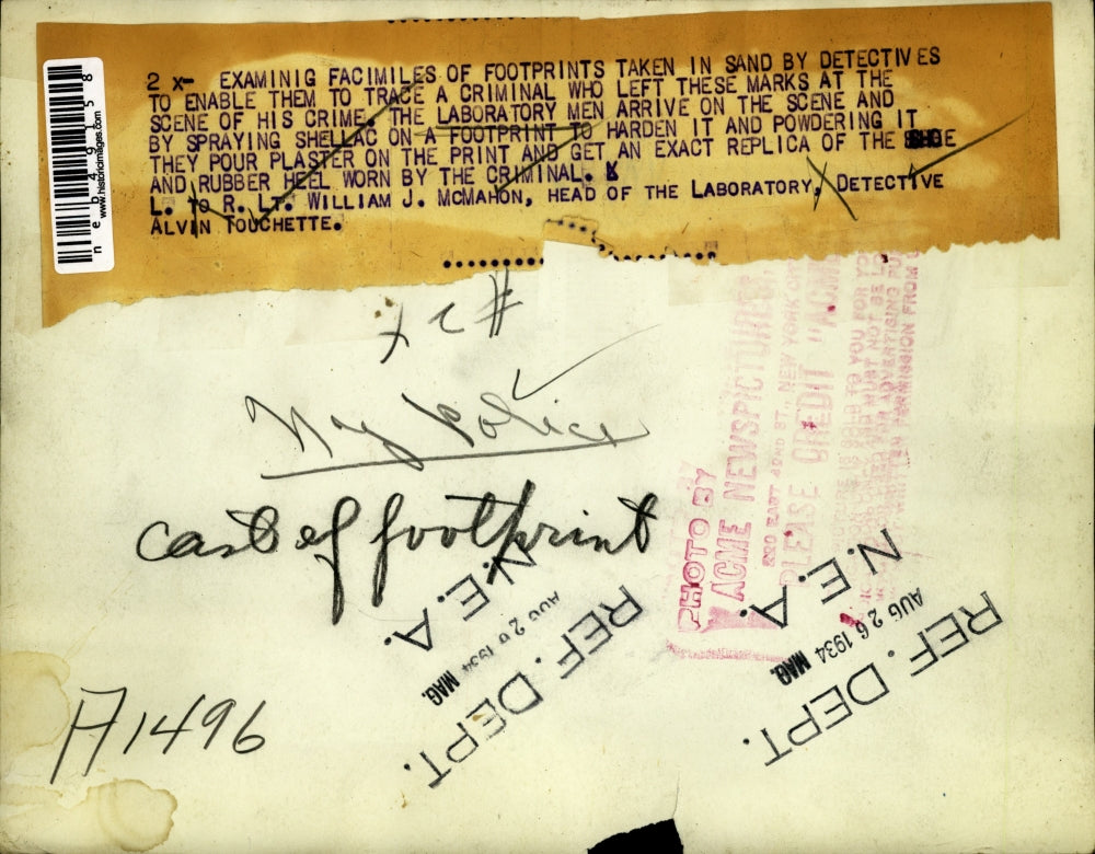 1934 Press Photo Lab Workers Make Replica of Shoe Print for Criminal Case