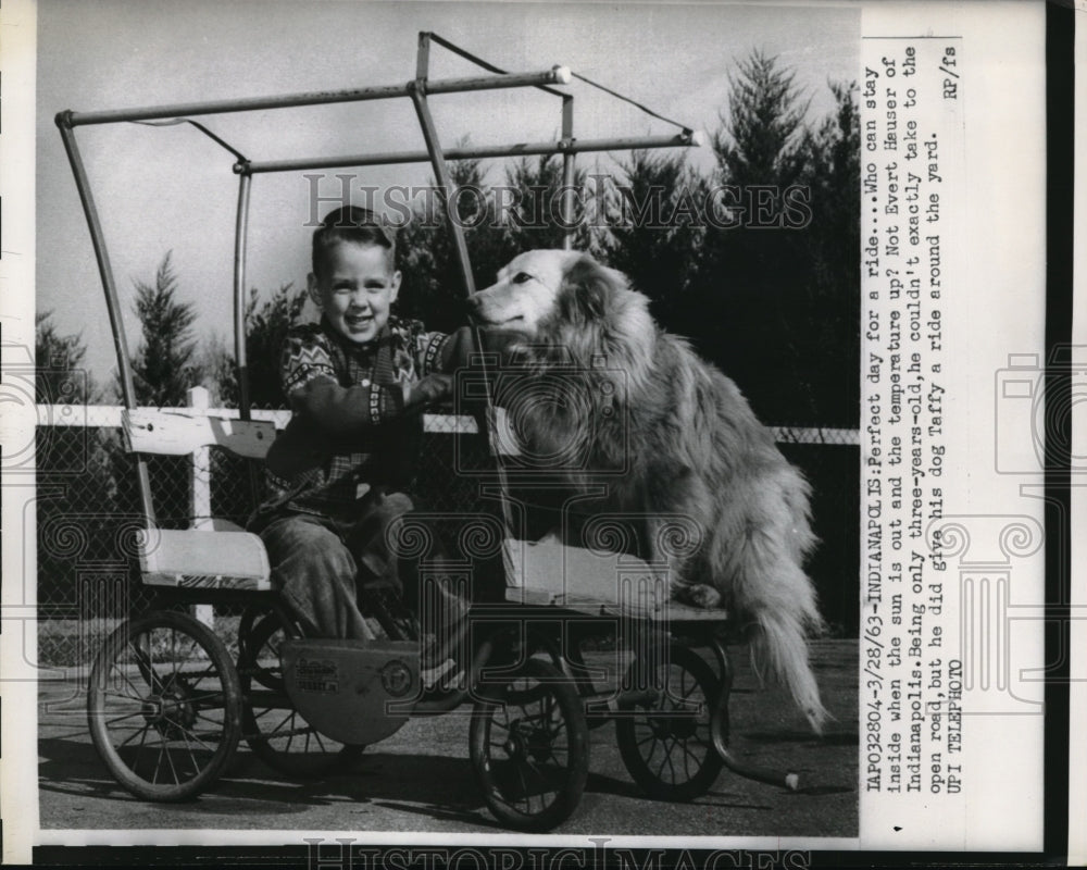 1963 Press Photo Evert Hauser of Indianapolis  with his dog- Historic Images