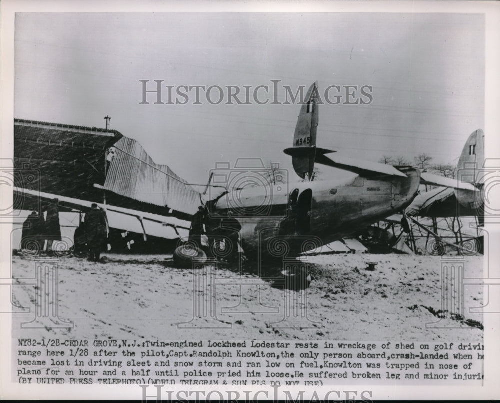 1952 Press Photo Lockheed Lodestar Rests On Golf Course After Crash Landing - Historic Images