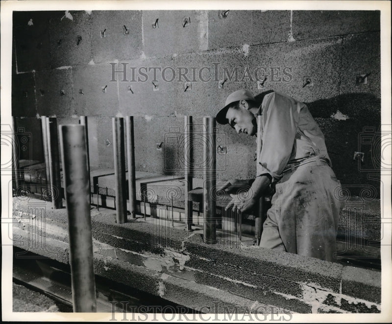 Load image into Gallery viewer, Press Photo Pittsburgh Corning Corp., Installation Foamsil Insulating Refractory

