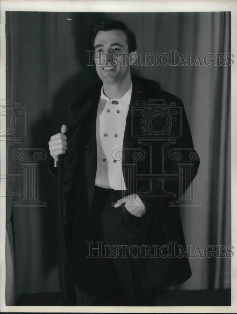1959 Press Photo Model Peter Anthony Wearing Suit by Lewis Aronson - neb52356