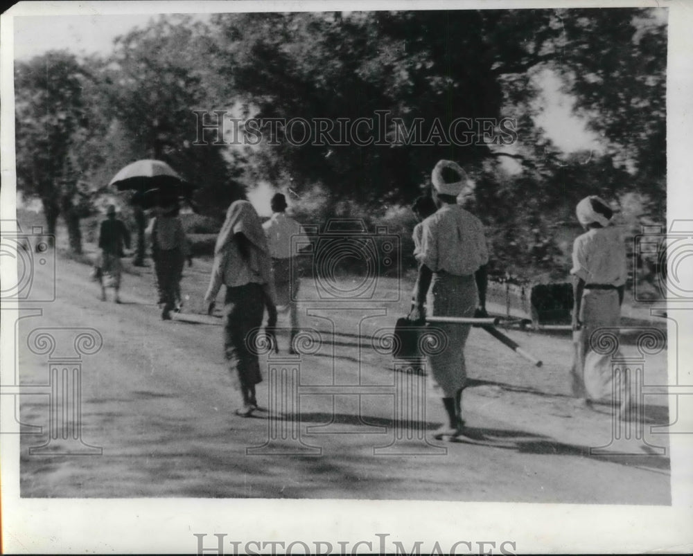1942 Press Photo Tiny Coffin being carried after Jap Terror Raid on Burma- Historic Images