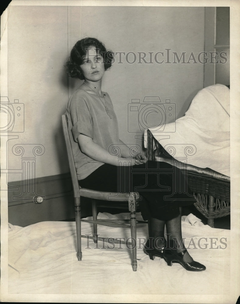 1923 Press Photo Rose Shulsinger Demonstrates Correct Method of Sitting- Historic Images