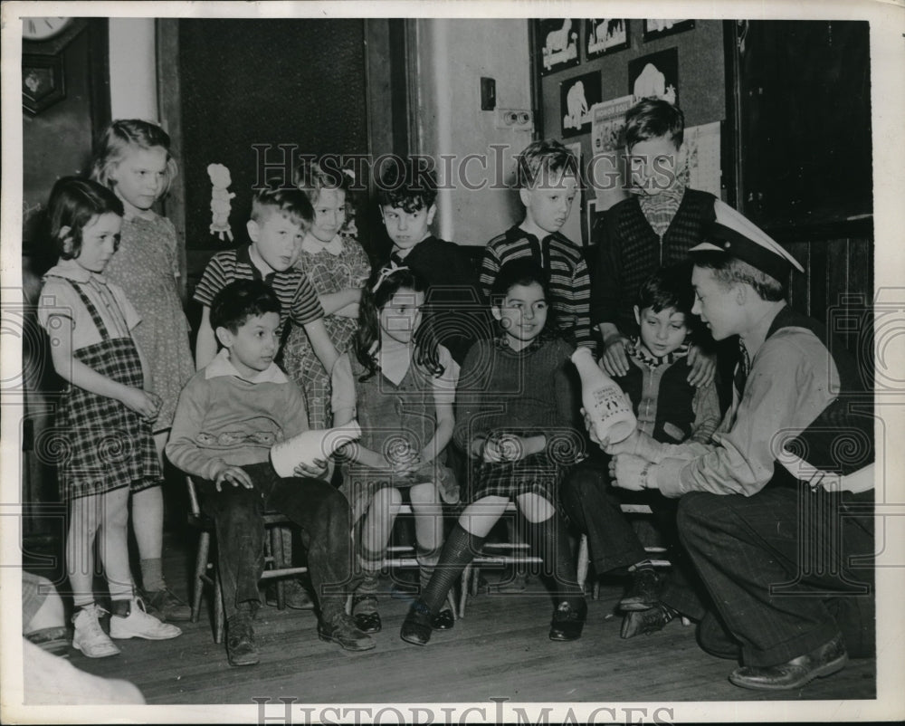 1941 Press Photo Milk bottles carry safety slogan in Cincinnati Ohio- Historic Images