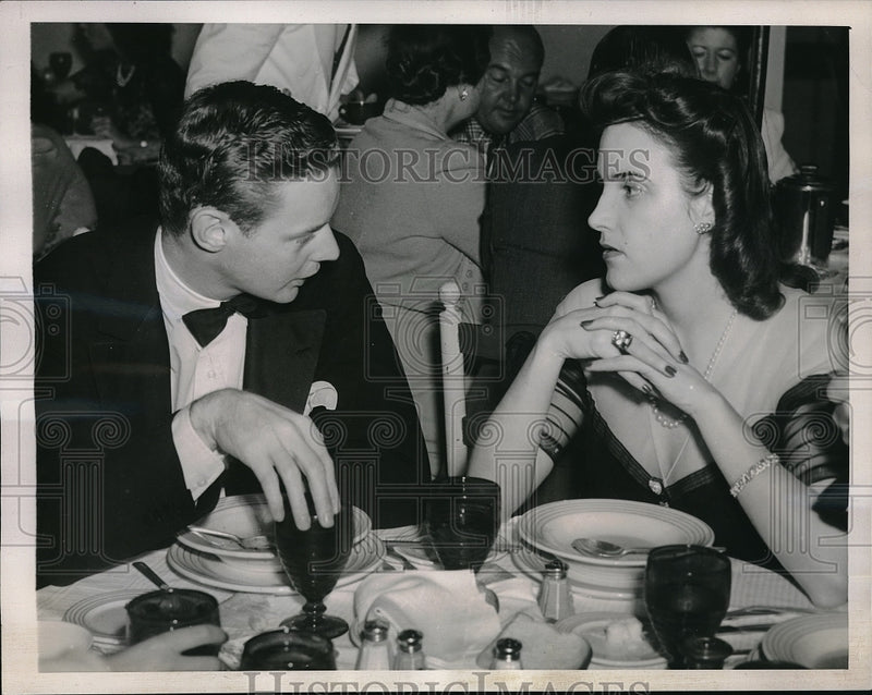 Load image into Gallery viewer, 1941 Press Photo W Palm Beach, Fla Marion Oates &amp; John McClean
