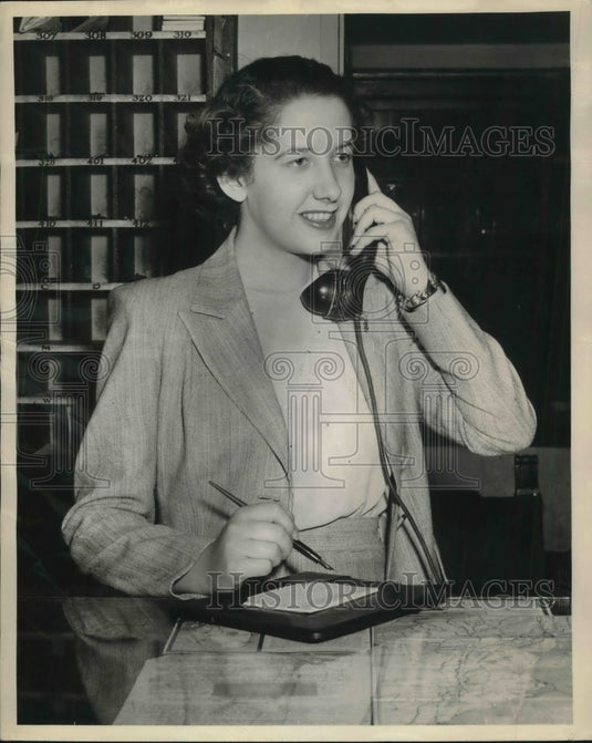 1948 Press Photo Gail Leonard Elected Miss North Carolina Hotels