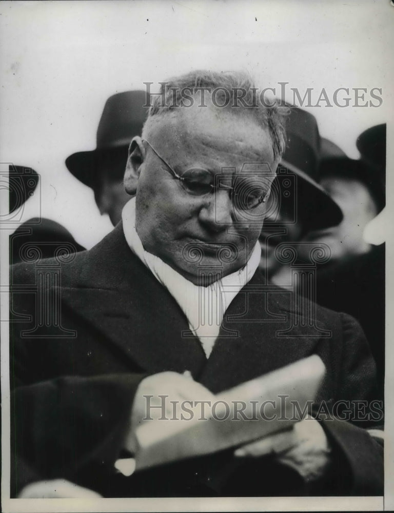 1933 Press Photo Maxim Litvinoff Arrives in New York For Conference- Historic Images