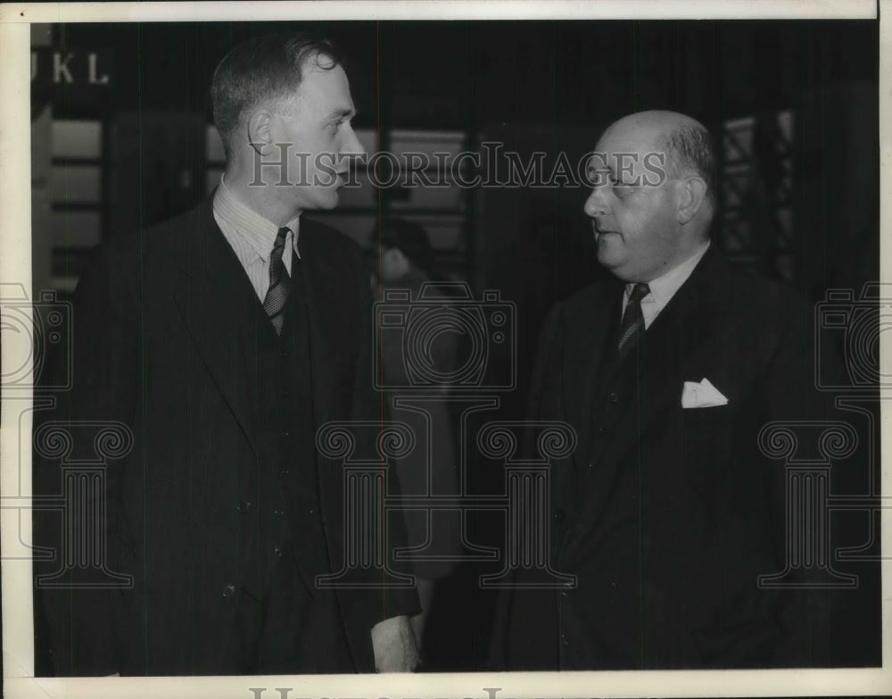 1941 Press Photo Thomas Nicholson, British Transport Ministry, Harry Roberts- Historic Images