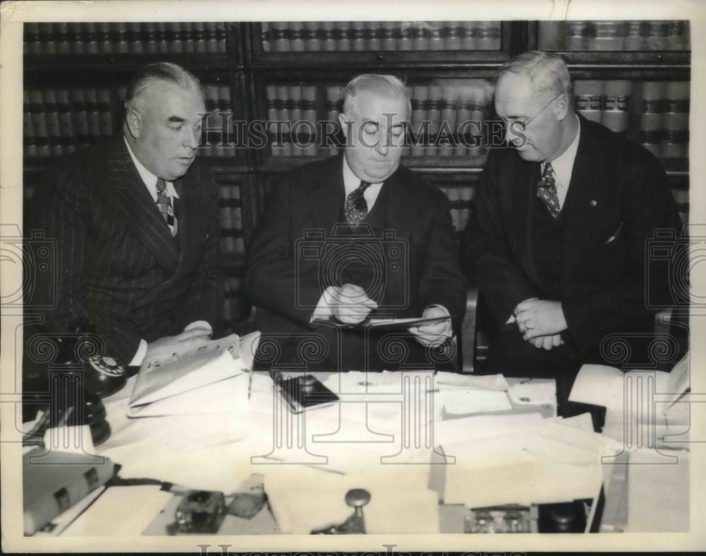 1937 Press Photo Boston, Mass. Capt JT Sheehan,DA,Wm Foley,Coms. J Timilty