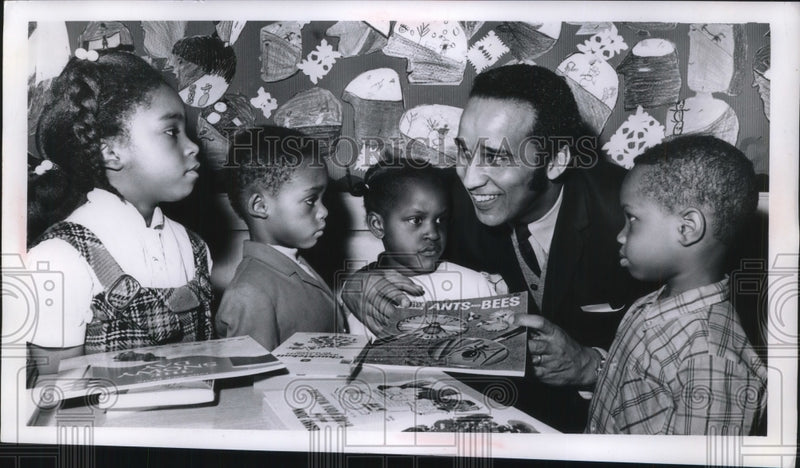 Load image into Gallery viewer, Press Photo Cleveland, ohio school, S Watson,E Burton,J Goldsby,Burrucker,Clark
