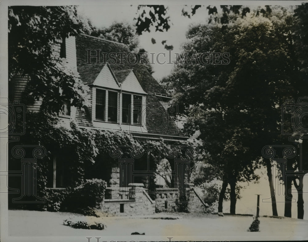 1933 Press Photo George C Swiler Uncle Ruth Googins Mississippi River House