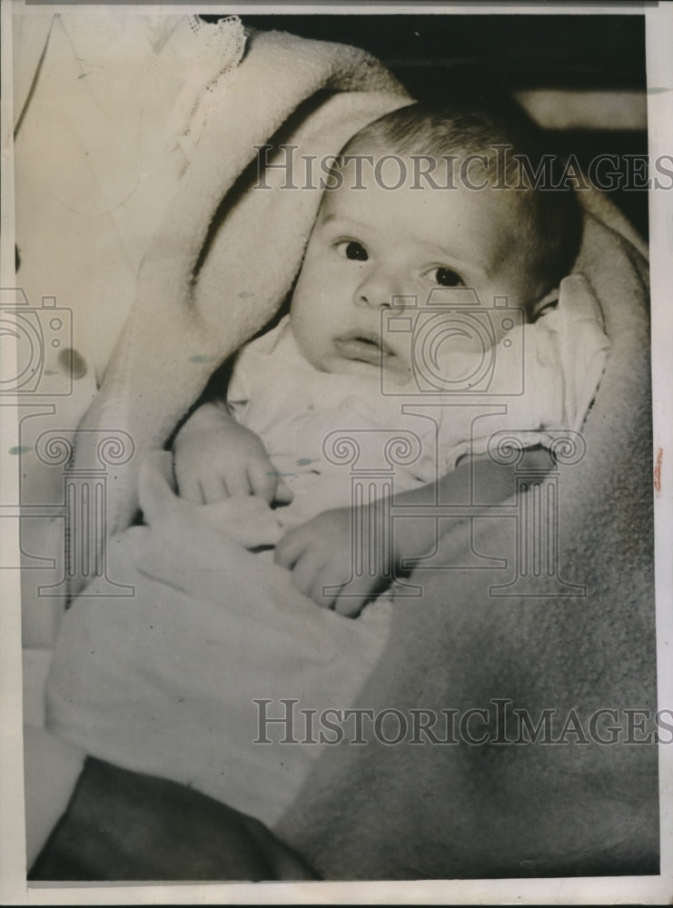 1935 Press Photo Baby in St Louis,Mo court battle tween Ann Qare &amp; Mrs Muench- Historic Images