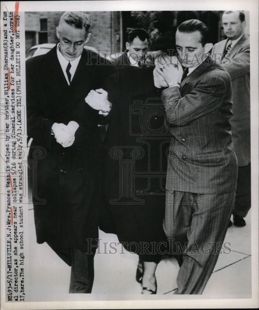 1950 Press Photo Mrs. Frances Hess is helped by her brother, William Sherman