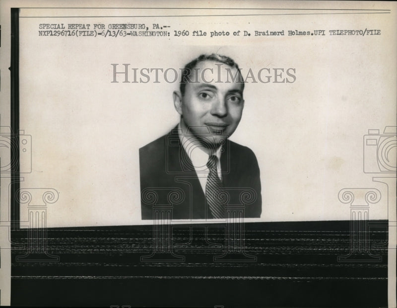 Load image into Gallery viewer, 1963 Press Photo Washington D.C. Dr Brainerd Holmes
