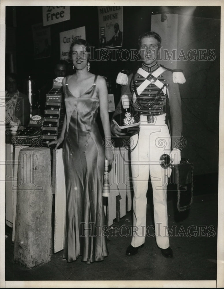 Load image into Gallery viewer, 1932 Press Photo Miss Nancy Macomber and Mrs. Everett Kimball Charity Carnival
