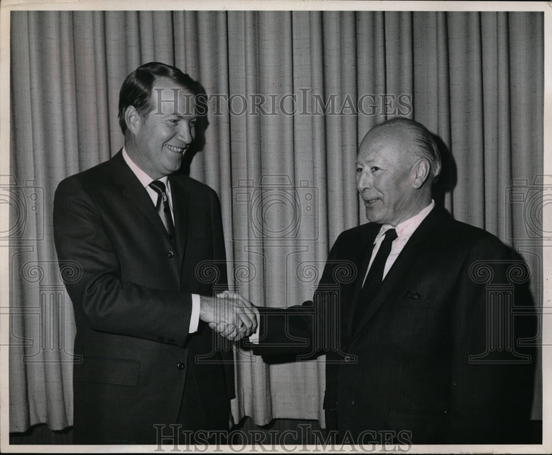 Load image into Gallery viewer, 1963 Press Photo Cook Coffee Co pres. Roy B Miner &amp; Carl Evans of Gray Drug Inc.
