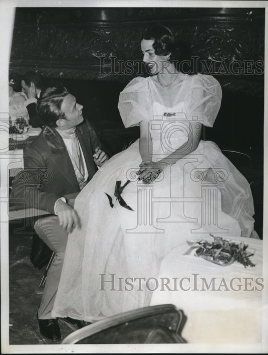 1935 Press Photo Pierson Scott Miss Natalie Merrill Opera Ball Musician
