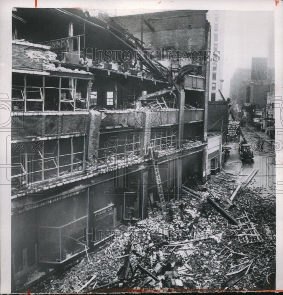 1954 Press Photo Debris From Gas Explosion Six Story Downtown Atlanta Building
