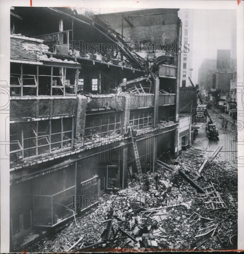 Load image into Gallery viewer, 1954 Press Photo Debris From Gas Explosion Six Story Downtown Atlanta Building
