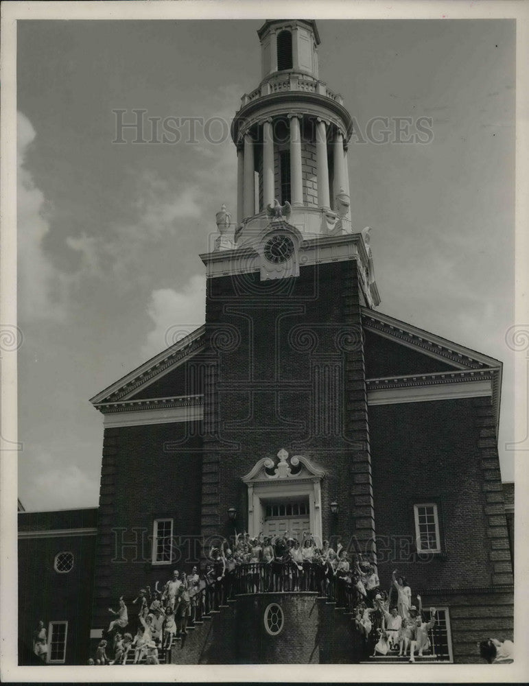 1940 Press Photo Oxford University refugee children on steps of Yale Chapel