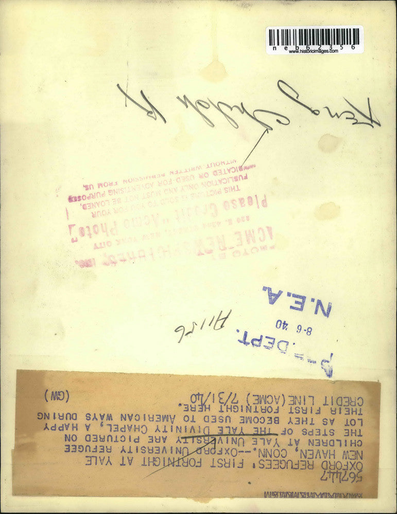 1940 Press Photo Oxford University refugee children on steps of Yale Chapel