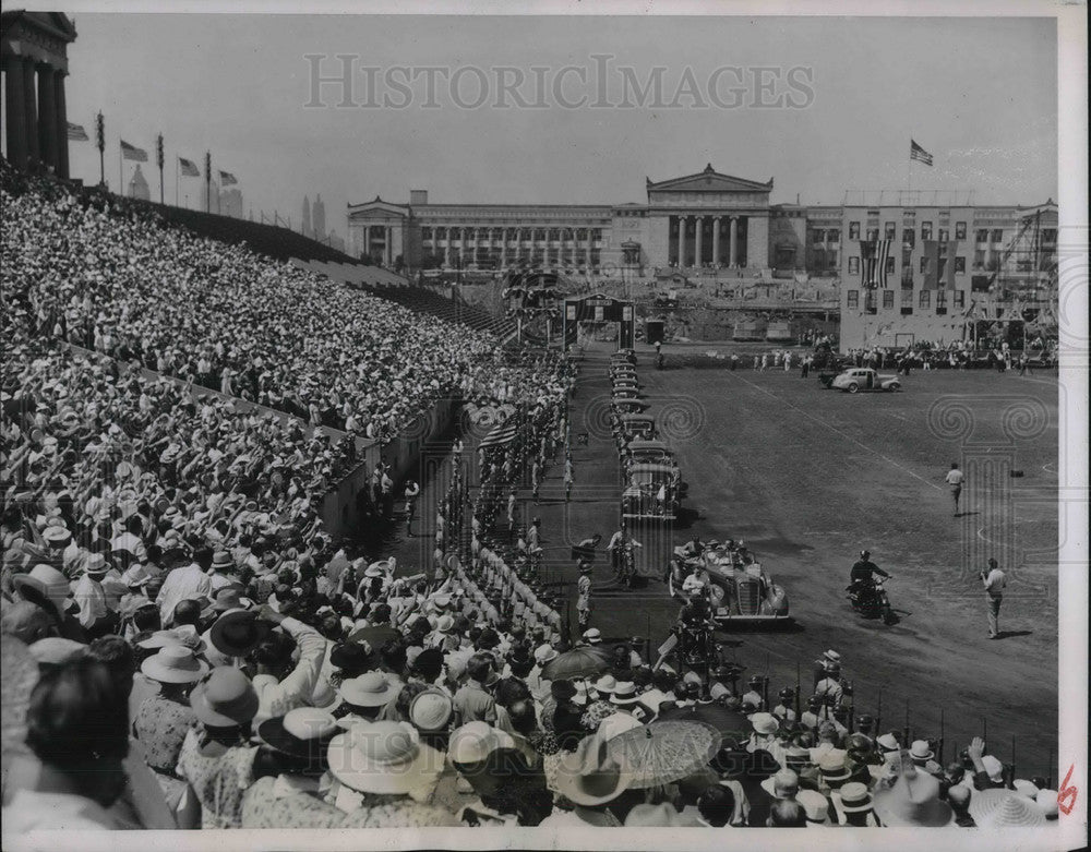 1938 Press Photo Crown Prince Gustaf Adolf of Sweden at Chicago parade- Historic Images