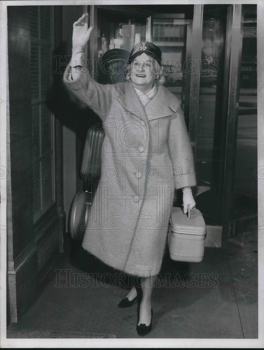 1960 Press Photo A coat style named Souffle on a fashion model- Historic Images
