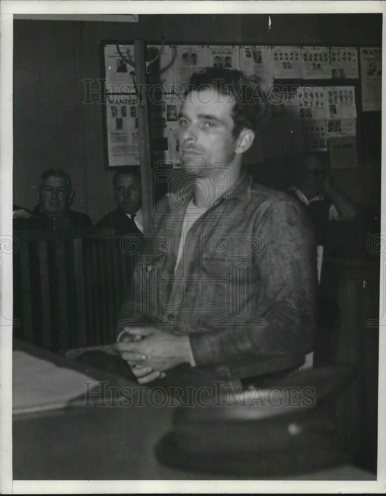 1938 Press Photo Captain Edward Wilson in court after making bail for boat theft