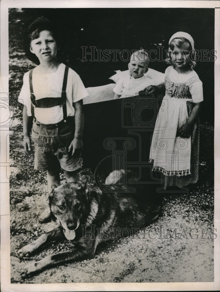 1936 Press Photo Grandchildren of Queen Mother of Rumania, Stephen &amp; Alexandra- Historic Images