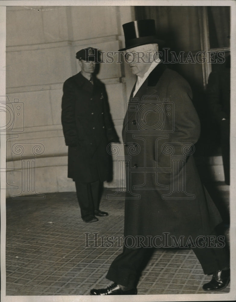 1937 Press Photo Harold Ickes Arriving At Gridiron Club Dinner - Historic Images