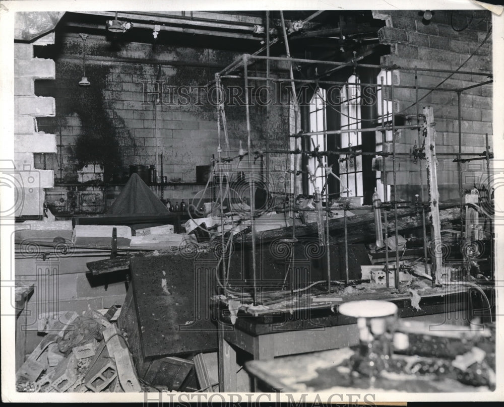 1941 Press Photo University Of Chicago Illinois Laboratory Wreck Explosion - Historic Images