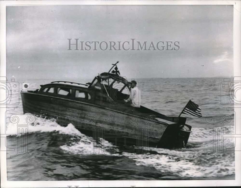 1957 Press Photo Colonel William Myers in his boat Baby San in Japan - neb65510