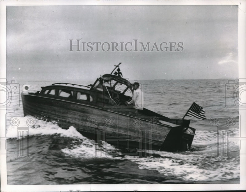 Load image into Gallery viewer, 1957 Press Photo Colonel William Myers in his boat Baby San in Japan - neb65510

