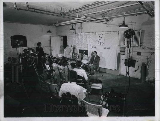 1976 Press Photo Lower Utilities committee conference in Cleveland Ohio