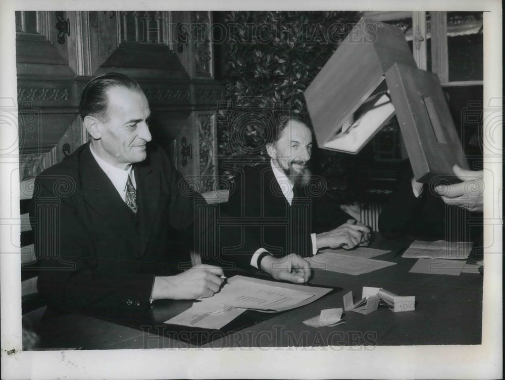 1949 Press Photo Hermann Lang &amp; Benedict Stueckl of Oberammergau Germany- Historic Images