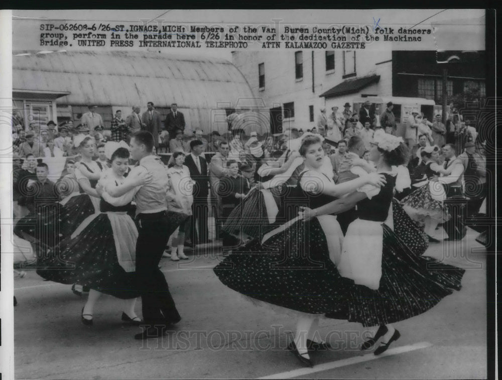 1958 Press Photo Members Of The Van Buren Country Folk Dancers - neb66861