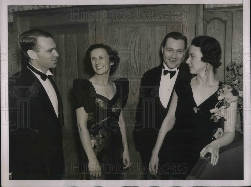 Load image into Gallery viewer, 1937 Press Photo Frank Vanderlip gives dinner for Angier Biddle Duke - neb66886

