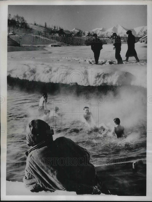 1961 Press Photo Russia's hot springs in the Village of Paratunka in Kamchatka- Historic Images