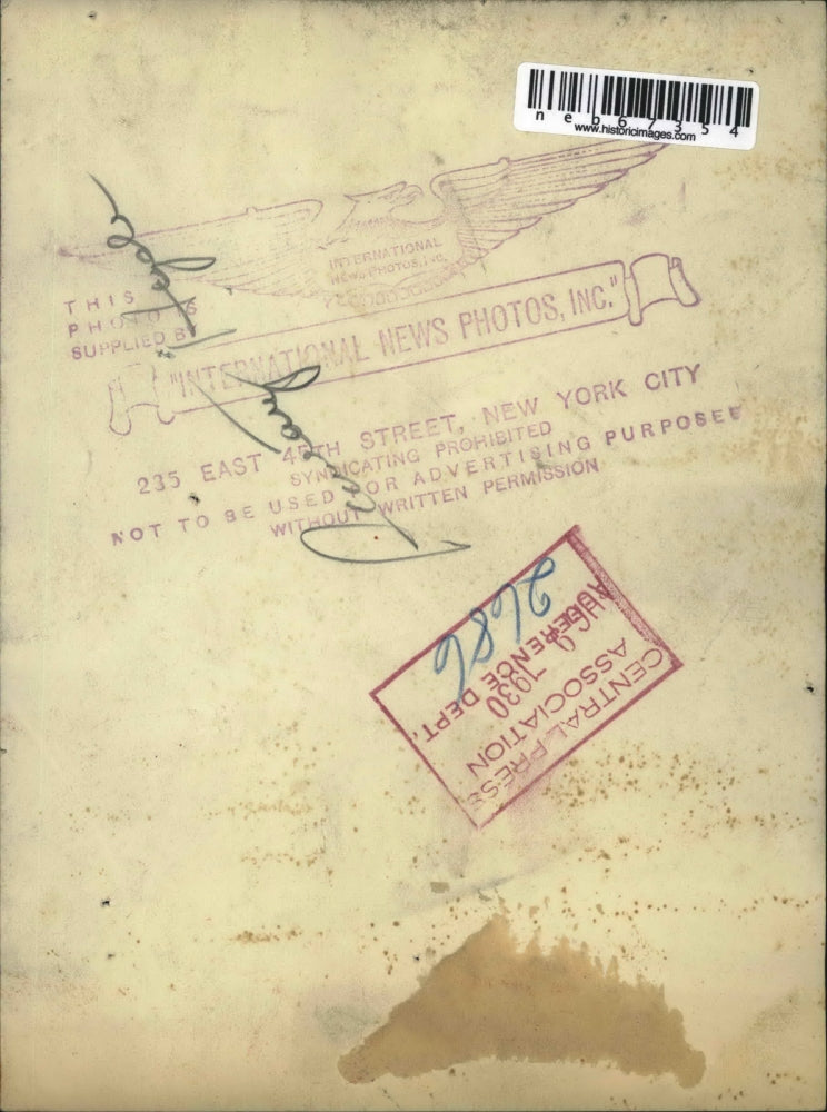 1930 Press Photo Mr Pereary Heyole at work at his desk - neb67354