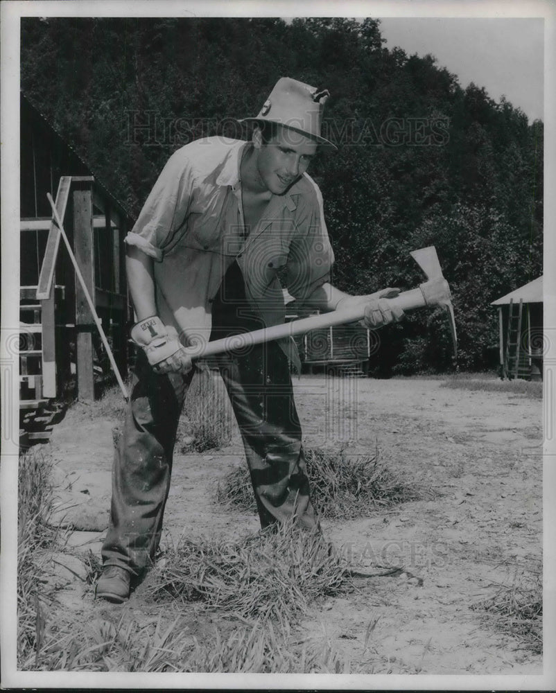 1941 Press Photo US Conscentious objector at Camp Sugar North Carolina- Historic Images