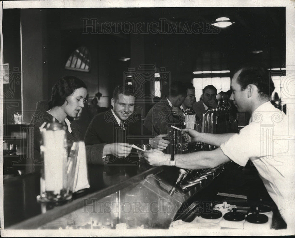 1931 Press Photo University of Southern California students on a dutch date
