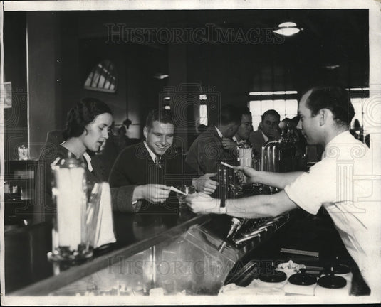 1931 Press Photo University of Southern California students on a dutch date