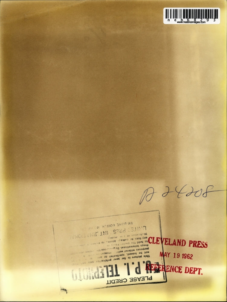 1962 Press Photo Nichole Maxwell wears bird feather headdress