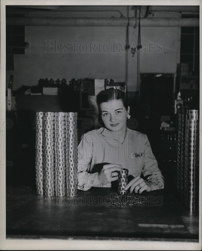 1949 Press Photo Mary Baird of Philadelphia double for actress Gene Tierney- Historic Images